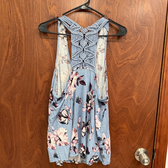 Maurices Floral Tank Top Blue Pink Crochet Back‎ Sleeveless Size 1 - Picture 2 of 6